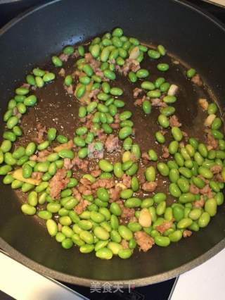 咸酸菜鲜黄豆伴肉末的做法步骤：4