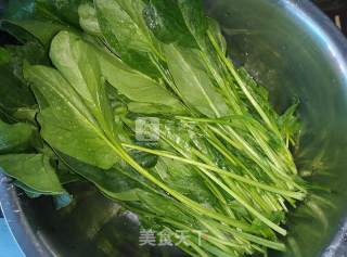 菠菜拌豆皮的做法步骤：1