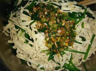 菠菜拌豆皮的做法步骤：11