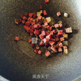 腊肉豌豆红薯焖饭的做法步骤：7