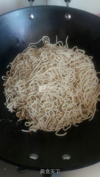 一碗好吃的豆角焖面的做法步骤：7