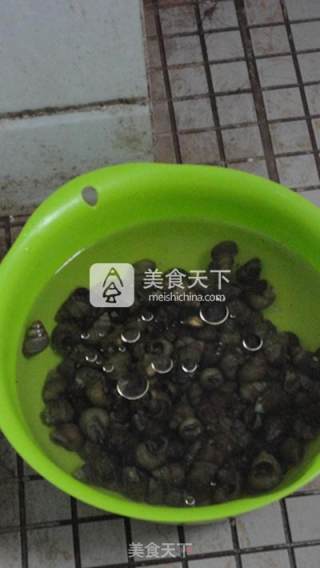 清明节后不要忘记唆完一盘酱爆螺狮，才叫不负春光！的做法步骤：1