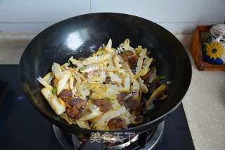 香肠炒雷笋的做法步骤：5