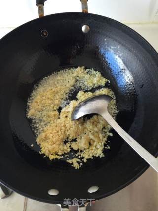 蒜蓉粉丝蒸扇贝的做法步骤：4