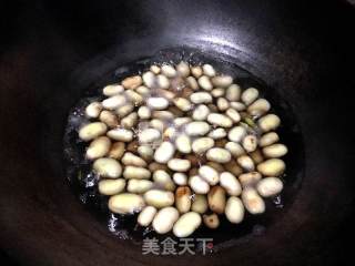 蒜苗炒胡豆的做法步骤：1