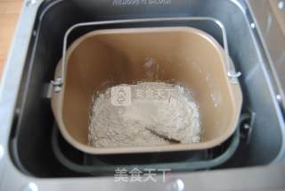 肠仔面包的做法步骤：3