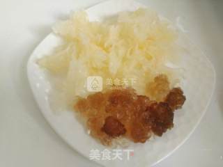 桃胶银耳汤的做法步骤：2