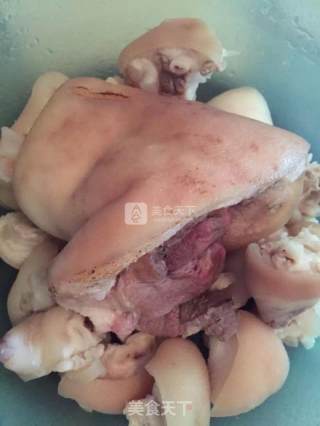 “潮汕卤肉－－卤肘子”！的做法步骤：2