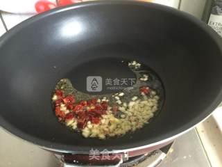 咸菜春笋炒象拔蚌片的做法步骤：10