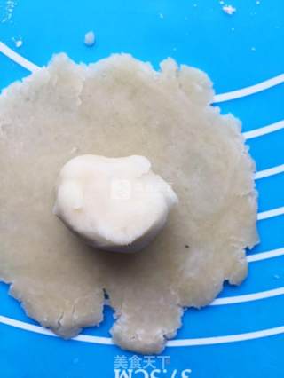 豆沙菊花酥的做法步骤：5