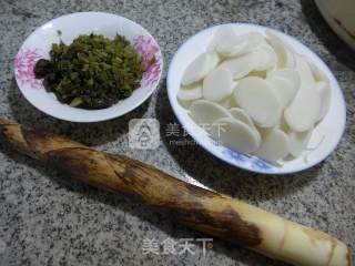 雪菜雷笋年糕汤的做法步骤：1
