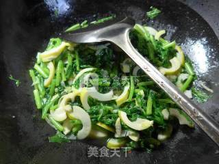雷笋炒茼蒿的做法步骤：8