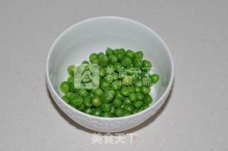 三文鱼炒饭的做法步骤：2