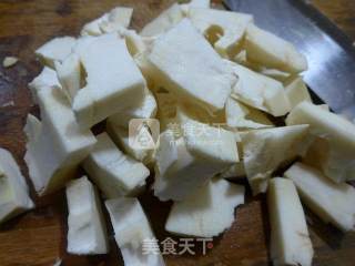 雪菜煮毛笋头的做法步骤：3