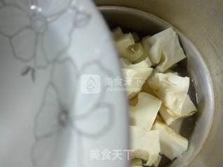 雪菜煮毛笋头的做法步骤：4
