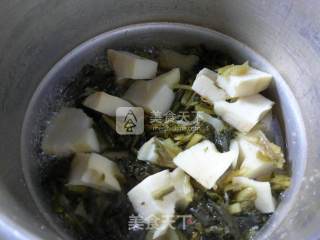 雪菜煮毛笋头的做法步骤：7