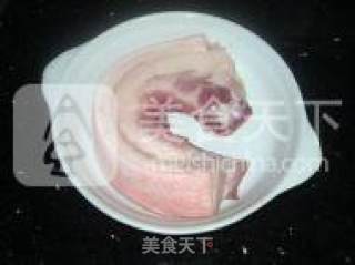 家常小炒辣椒炒肉的做法步骤：1
