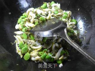 雪菜蚕豆炒雷笋的做法步骤：11