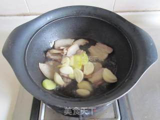腐竹焖五花肉的做法步骤：3