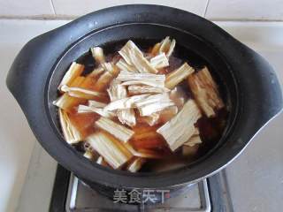 腐竹焖五花肉的做法步骤：6