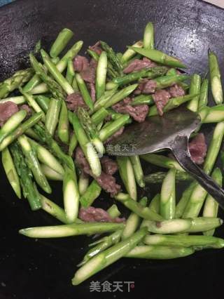 芦笋炒牛肉的做法步骤：4