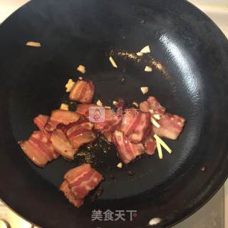 腊肉炒包菜的做法步骤：3
