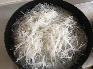 鲜美异常的羊肉萝卜水饺的做法步骤：2