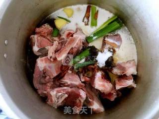 酱骨头的做法步骤：5
