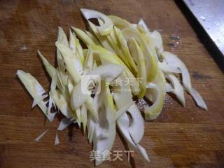五花肉雷笋波纹面的做法步骤：3