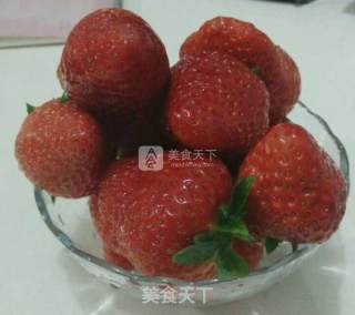 草莓果酱的做法步骤：1