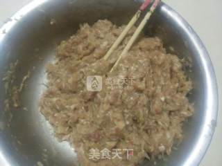 萝卜饺子的做法步骤：1