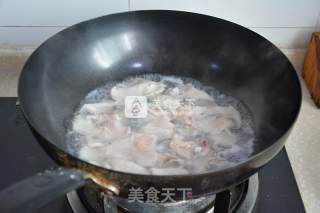 木耳冬笋鱼片汤的做法步骤：3