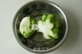 剁椒榨菜的做法步骤：1