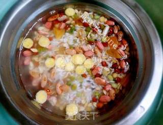 养生八宝粥的做法步骤：1
