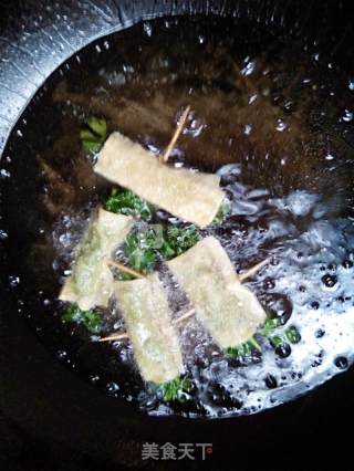 百叶香菜卷的做法步骤：12