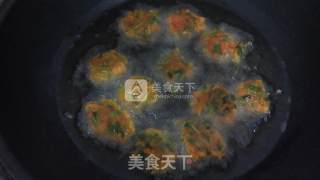 重口味丸子——香菜胡萝卜丸子的做法步骤：7