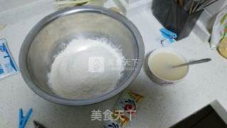 懒人厚奶酪披萨的做法步骤：1