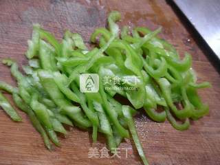 蔬菜鸡蛋炒面的做法步骤：2