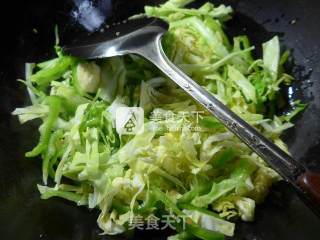 蔬菜鸡蛋炒面的做法步骤：7