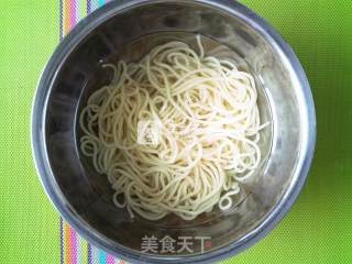 肉臊子面的做法步骤：7