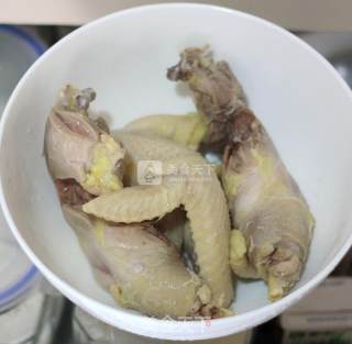 五星大厨的调味配方--葱油手撕鸡的做法步骤：1