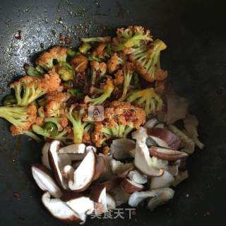 干锅花菜的做法步骤：7
