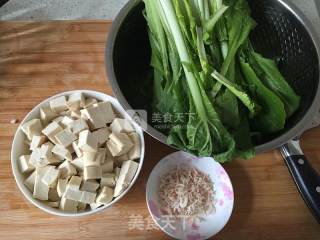 小白菜豆腐汤的做法步骤：1