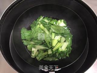 山蘑菇油菜炒肉的做法步骤：2