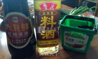 海鱼烧腐竹的做法步骤：1