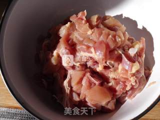 宫保鸡丁的做法步骤：1