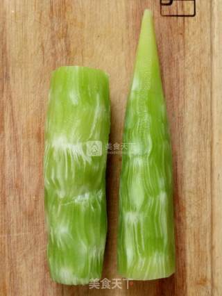 莴苣丝卷饼的做法步骤：2