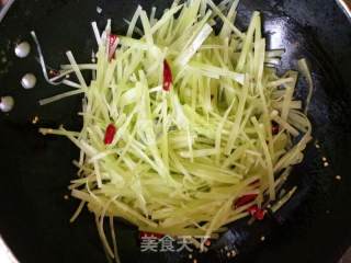 莴苣丝卷饼的做法步骤：5