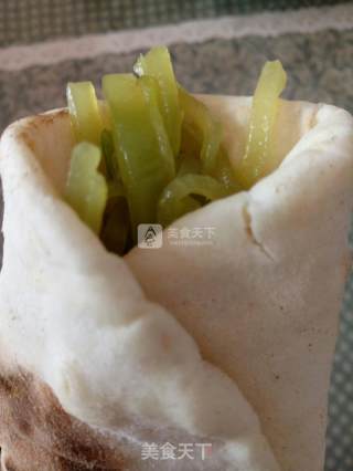莴苣丝卷饼的做法步骤：9