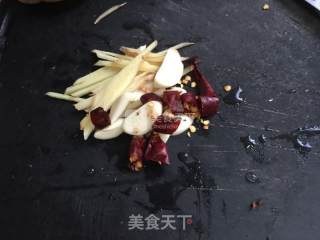 酱爆螺蛳的做法步骤：2